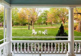 Inn At Carnall Hall Фейетвилл Номер фото